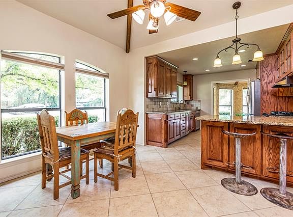 5th image of 1450 Emerald Cir