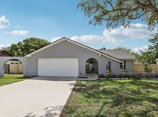 1009 Black Knight Dr, Valrico, FL 33594