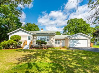 11030 German Church Rd, Willow Springs, IL 60480