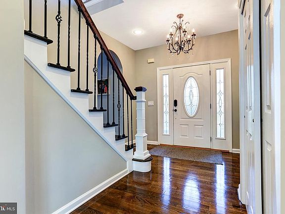 4th image of 79 Friendship Ln