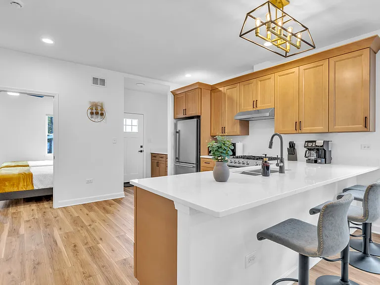 535 Ashland Ave — Photo 36