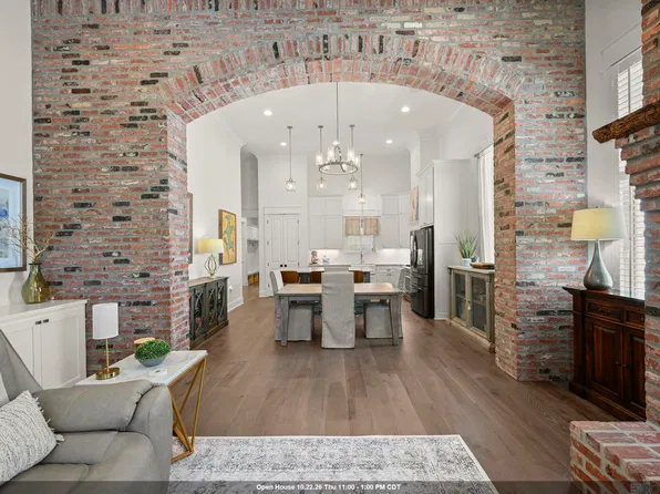 2843 Pointe Marie Dr, Baton Rouge, LA 70820