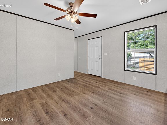 2nd image of 1606 Avenue C