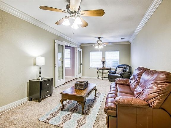 5th image of 3129 Chatsworth Dr