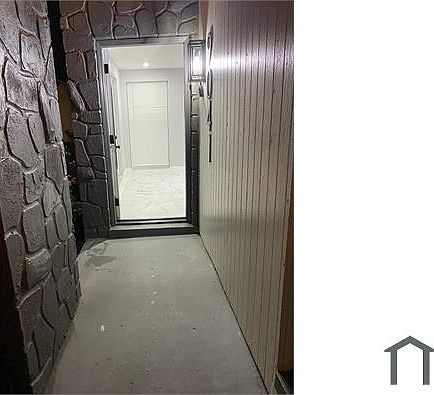 3rd image of 9041 Arndale Cir