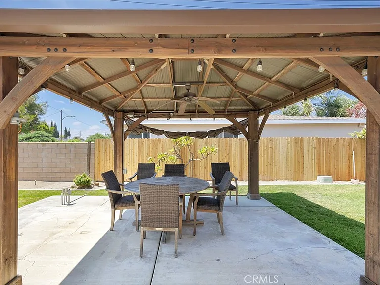 1521 S Dallas Dr — Photo 17