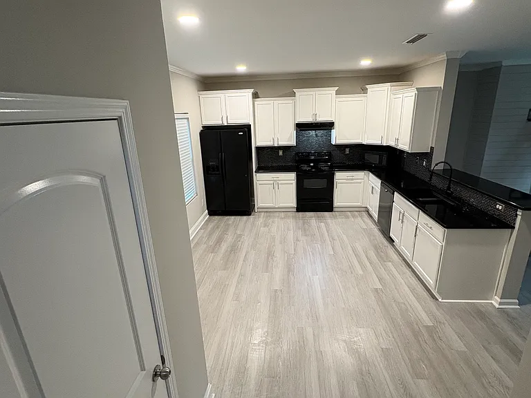 7047 Sonja Dr — Photo 8