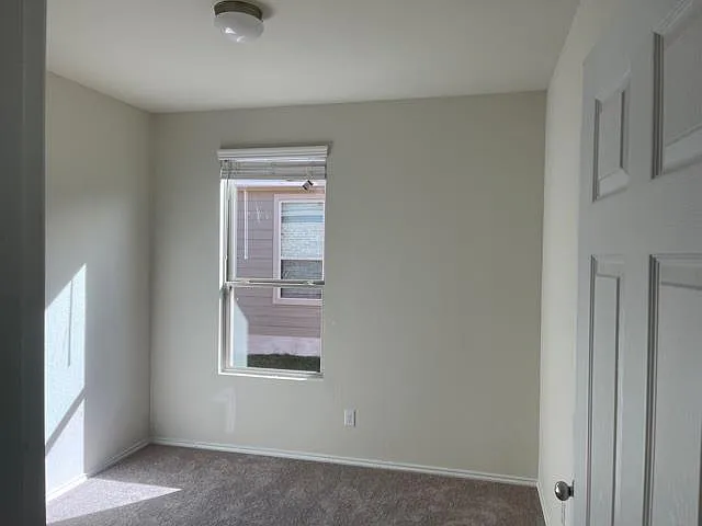 3 bed, 2.5 bath, 1701 sqft, $1,900 — Photo 4
