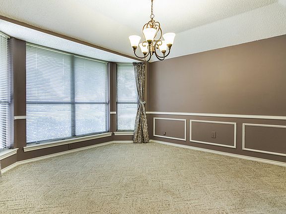 4th image of 2705 Stoneridge Dr