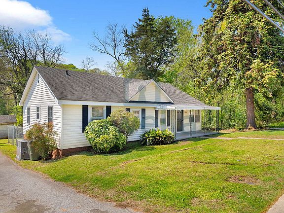 3rd image of 300 E Oneal St