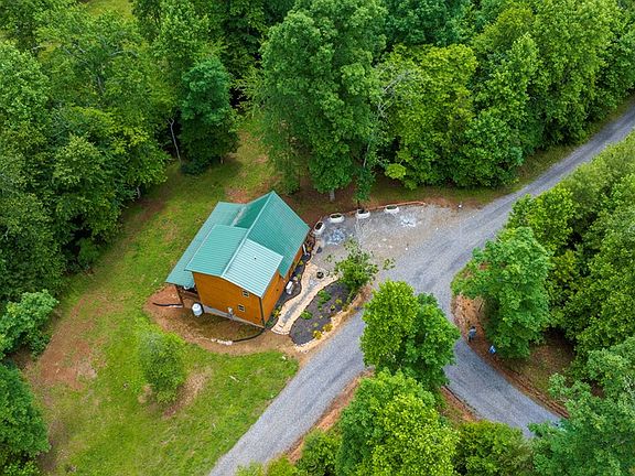 3rd image of 680 Deerfield Dr