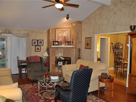 2nd image of 3204 Santana Ln