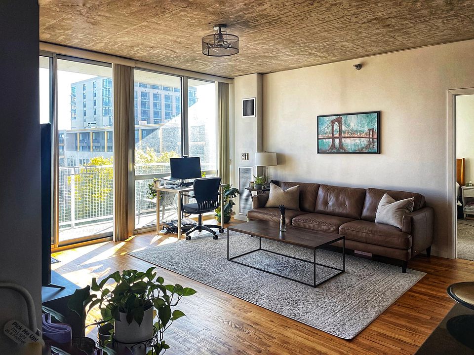 1st image of 1845 S Michigan Ave Unit 807