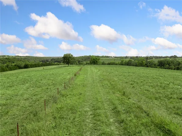 Crawford Ln, Harrison, AR 72601