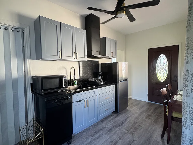 11 Hoohoaloha St — Photo 1