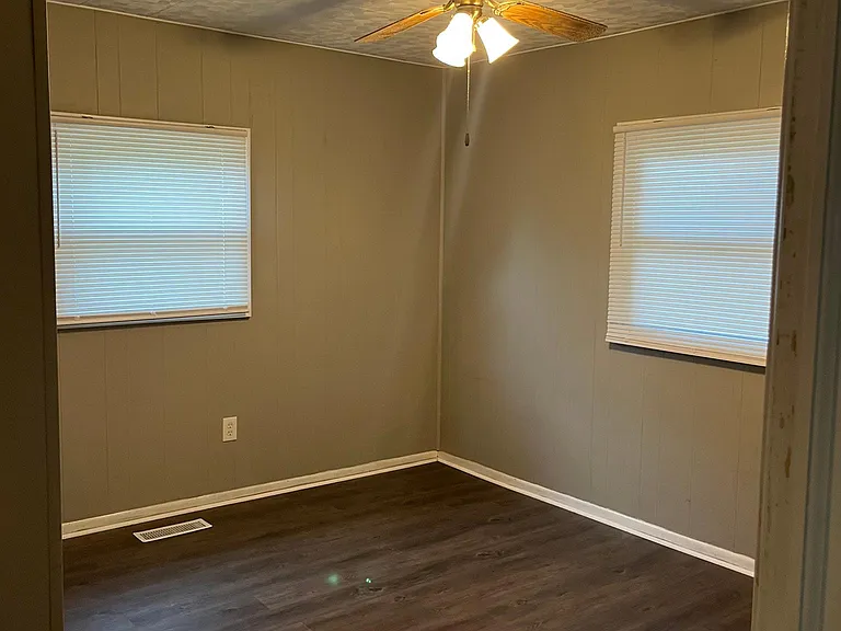4511 Taylor Ave — Photo 9