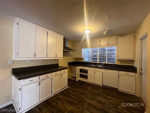 5th image of 2311 Katherine St
