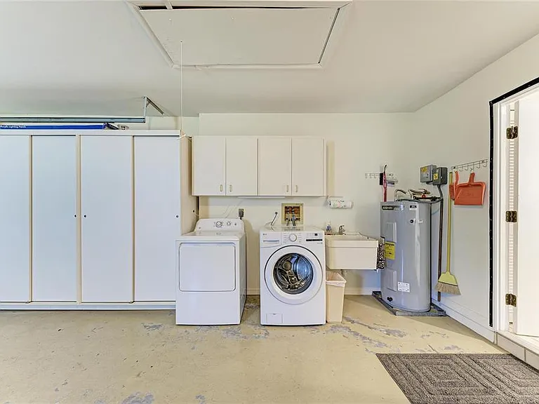 3946 Wilshire Cir E #168 — Photo 35