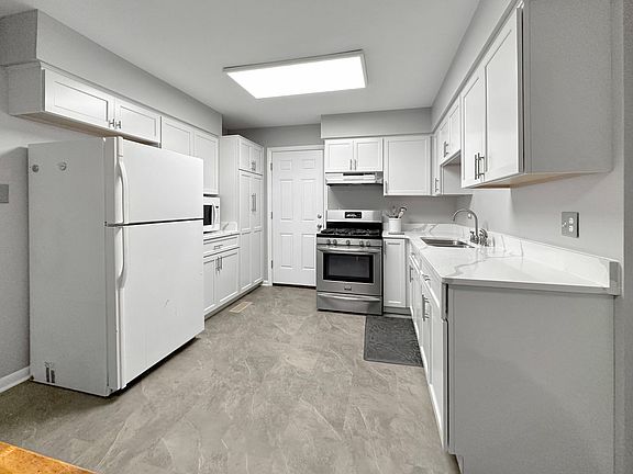 2nd image of 1779 Gilberto St