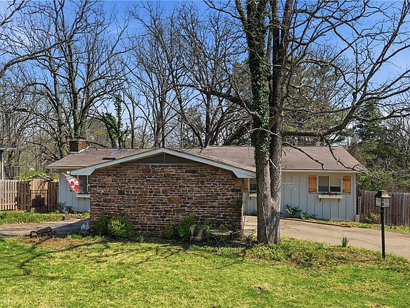 3rd image of 2018 N Austin Dr