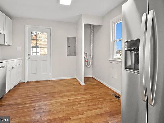 5th image of 1811 Howard Ave