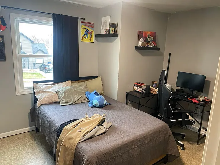 583 Clinton St #1 — Photo 4