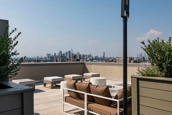 Rented by Zjama Realty Corp | media 17