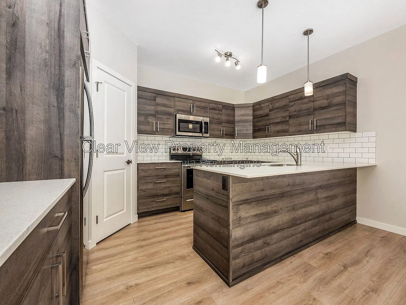 2 bed, 2.0 bath, 900 sqft, $1,599 — Photo 4