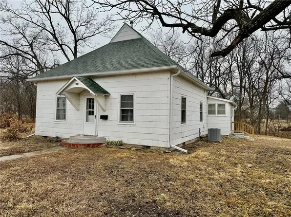 602 N Butler St, Erie, KS 66733