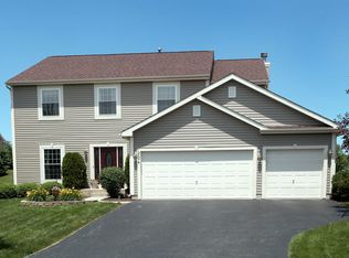 224 Creekside Ct, Lindenhurst, IL 60046