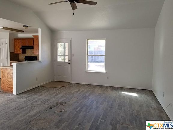 4th image of 1306 Dixon Cir