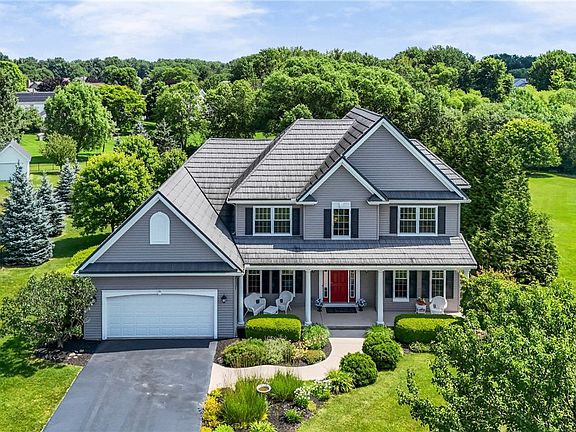 4th image of 35 Black Cedar Dr