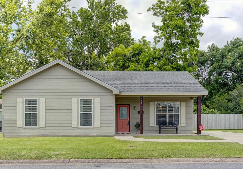 1st image of 511 Saint Julien Ave