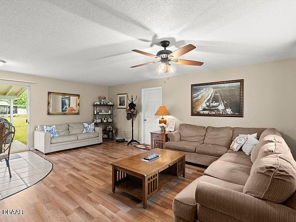 3rd image of 3 Castle Manor Dr