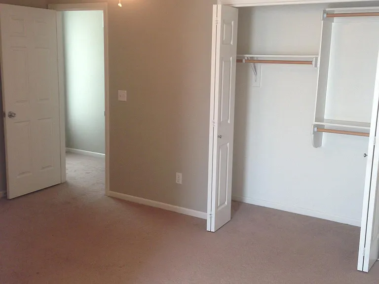 15625 Cedar St #15625 — Photo 4