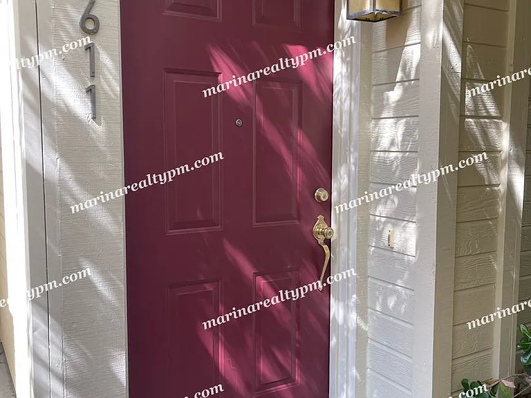 2611 Bayfront Ct — Photo 2