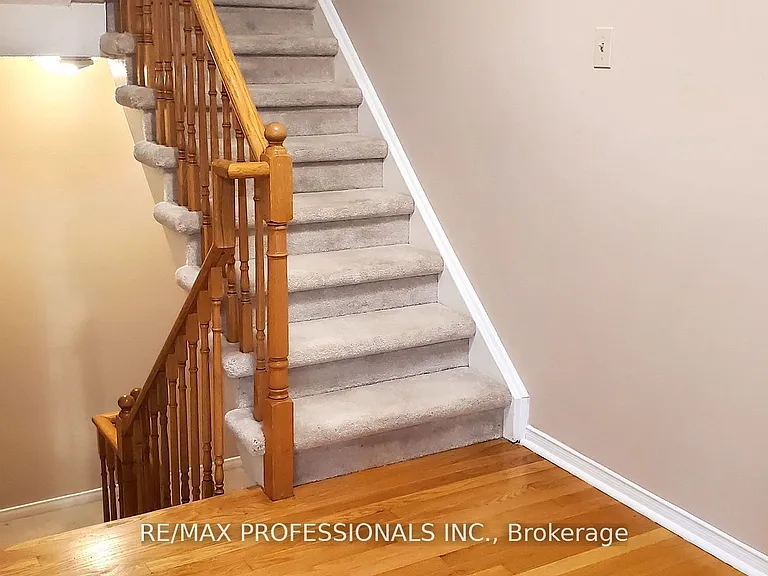 2545 Addingham Cres — Photo 19