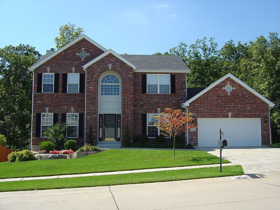 Front view of home