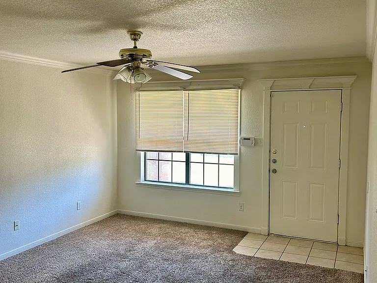 313 Cedar Ridge Dr #B — Photo 2