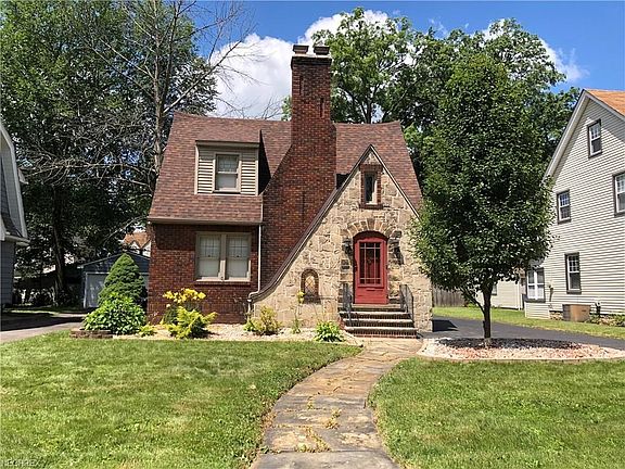 2nd image of 394 Kenmore Ave SE