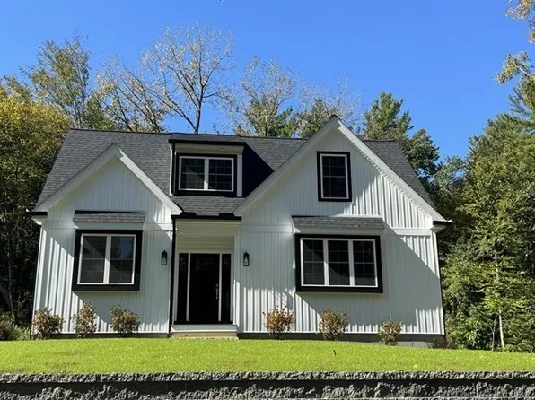 15 Birchwood Rd, Holliston, MA 01746