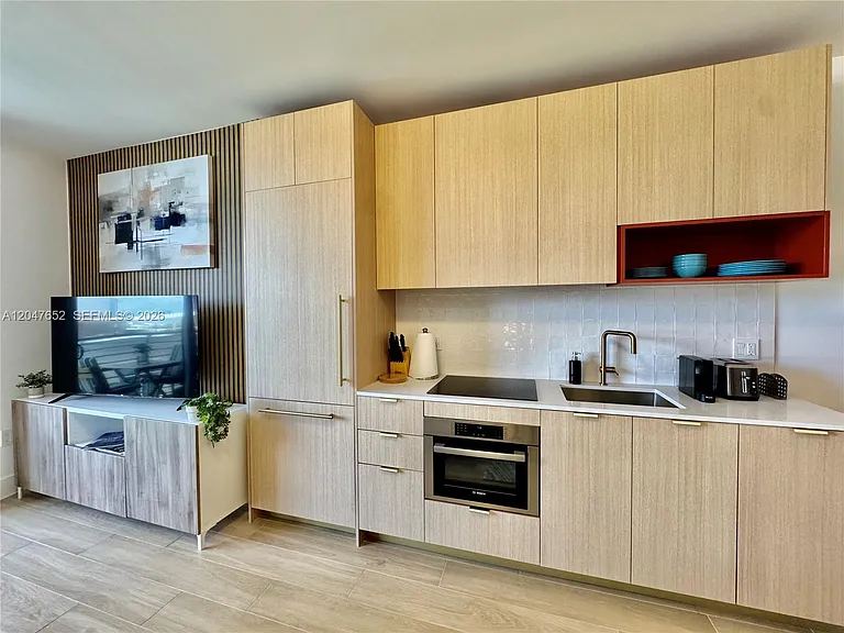 90 NE 32nd St #613 — Photo 7