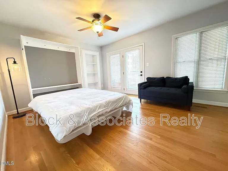 210 E Davie St — Photo 27