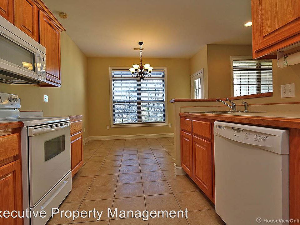 1st image of 4691 Greenwood Cir