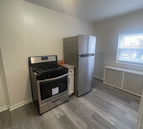 2nd image of 906 Brookline Blvd #2
