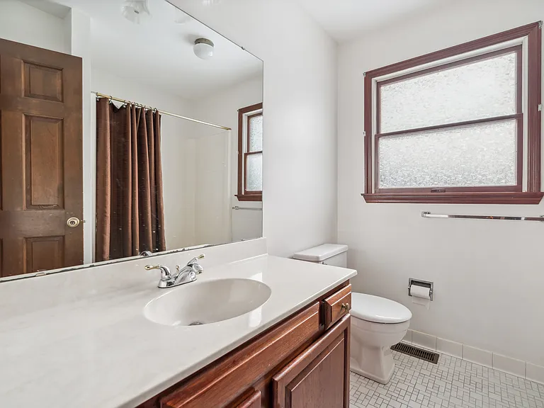 7489 Fitzroy Ct — Photo 31
