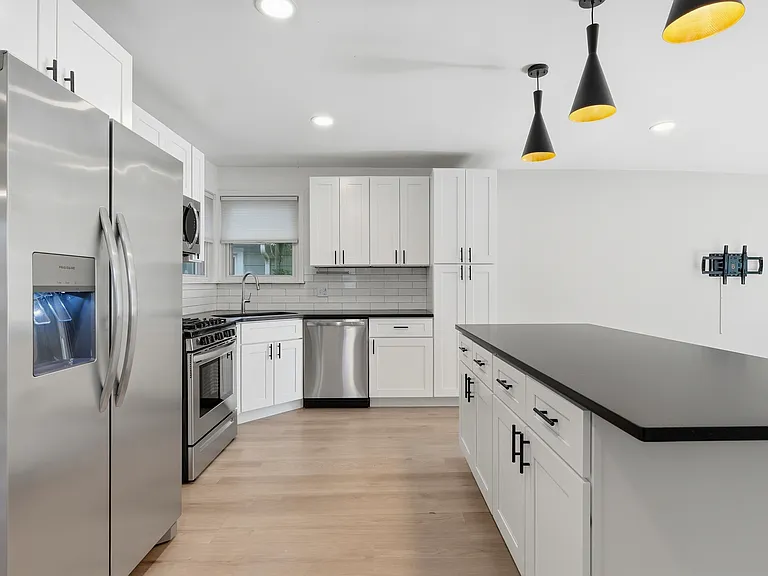 3175 McDowell St — Photo 9