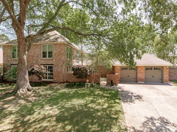 726 Woodstone Dr, Baton Rouge, LA 70808
