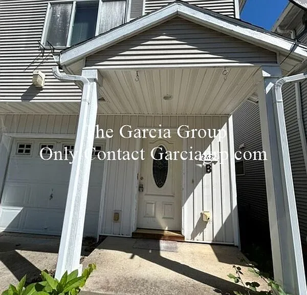 12625 SE Division St #B — Photo 1