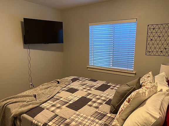 4th image of 339 W 1200th St S #B